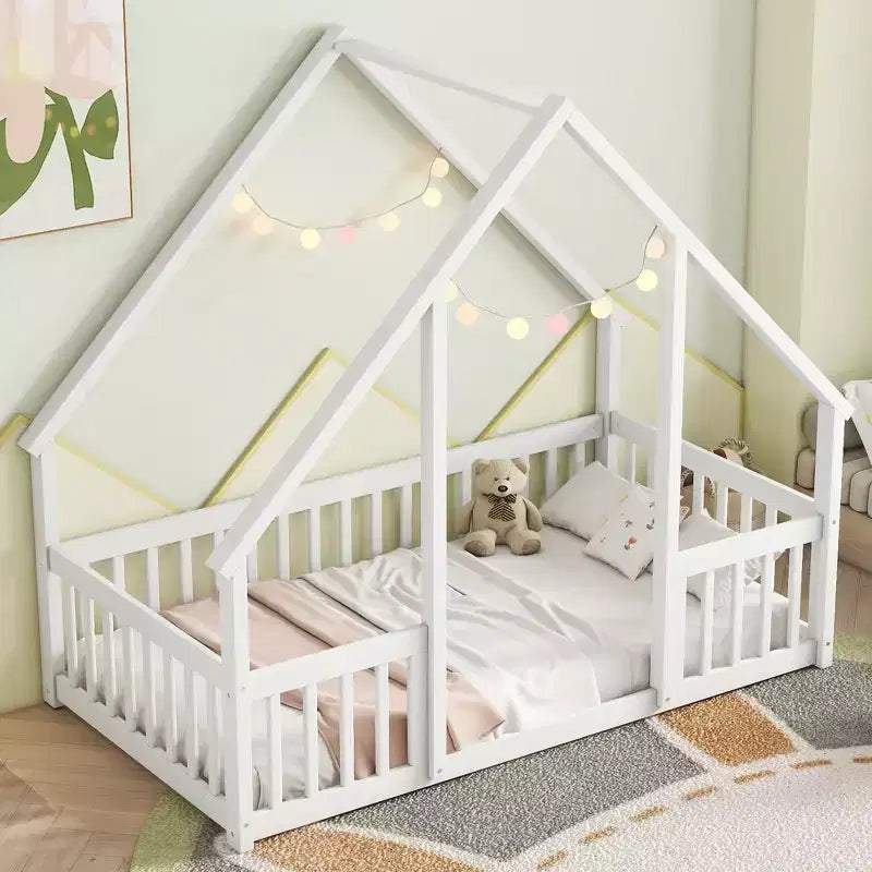 Letto a Casina da Terra in Legno con Tetto e Sponde di Protezione, Letto per Bambini Stile Montessori, Misura Singola/Piazza e Mezza, Grigio/Bianco