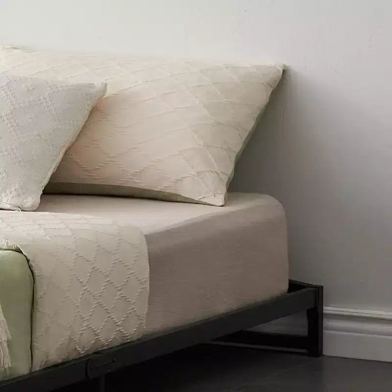 Base letto matrimoniale da 15 cm nera, non necessita di box spring, base letto bassa matrimoniale, letti a piattaforma in metallo resistente con robuste doghe in acciaio
