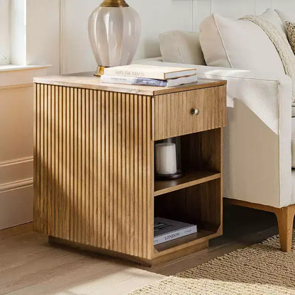 Comodino/Tavolino da 60 cm con 1 cassetto e prese di ricarica integrate, Tavolino laterale moderno