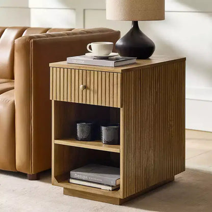 Comodino/Tavolino da 60 cm con 1 cassetto e prese di ricarica integrate, Tavolino laterale moderno