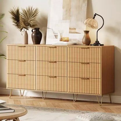 Cassettiera scanalata per camera da letto con 9 cassetti, comò moderno largo 63 pollici in legno con maniglia in metallo