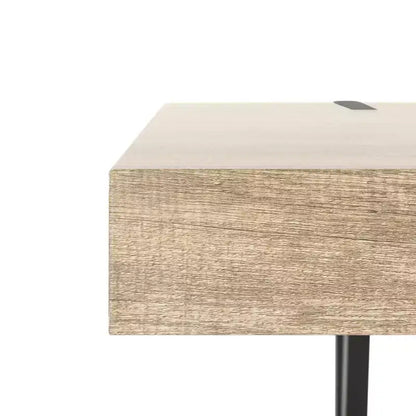 Tavolo da pranzo moderno con piano in legno massello e base in metallo